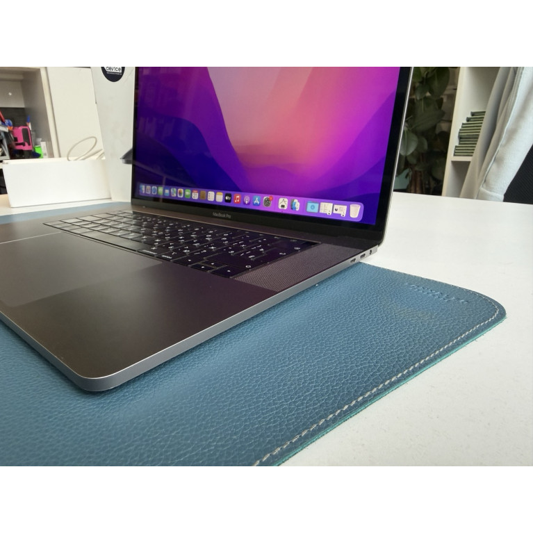 MacBook Pro 15 2018 16Гб/256Гб Серый космос Б/У